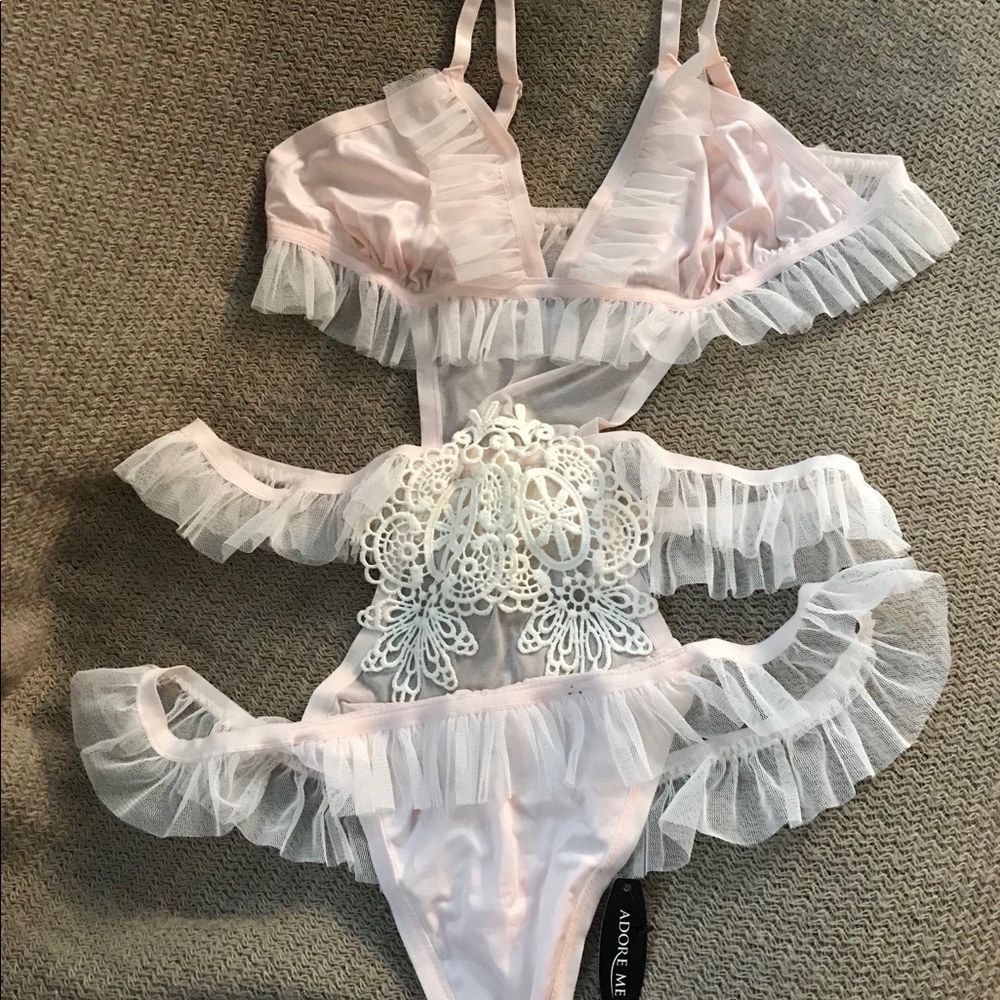 Adore Me Lingerie Teddy in “Pearl Gardenia” SEXY;)